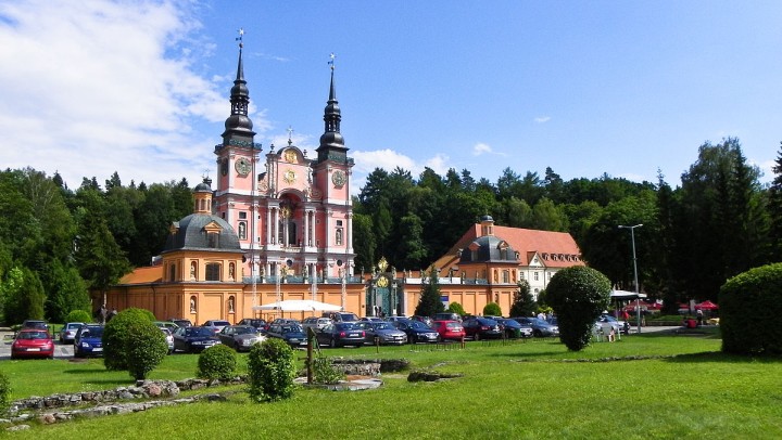 Święta Lipka (Swieta Lipka), Poland - Monterrasol private tours to Święta Lipka (Swieta Lipka), Poland. Travel agency offers custom private car tours to see Święta Lipka (Swieta Lipka) in Poland. Order custom private tour to Święta Lipka (Swieta Lipka) with departure date on request.