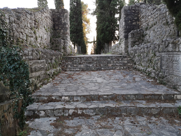 Mogorjelo, Bosnia and Herzegovina - Monterrasol private tours to Mogorjelo, Bosnia and Herzegovina. Travel agency offers custom private car tours to see Mogorjelo in Bosnia and Herzegovina. Order custom private tour to Mogorjelo with departure date on request.