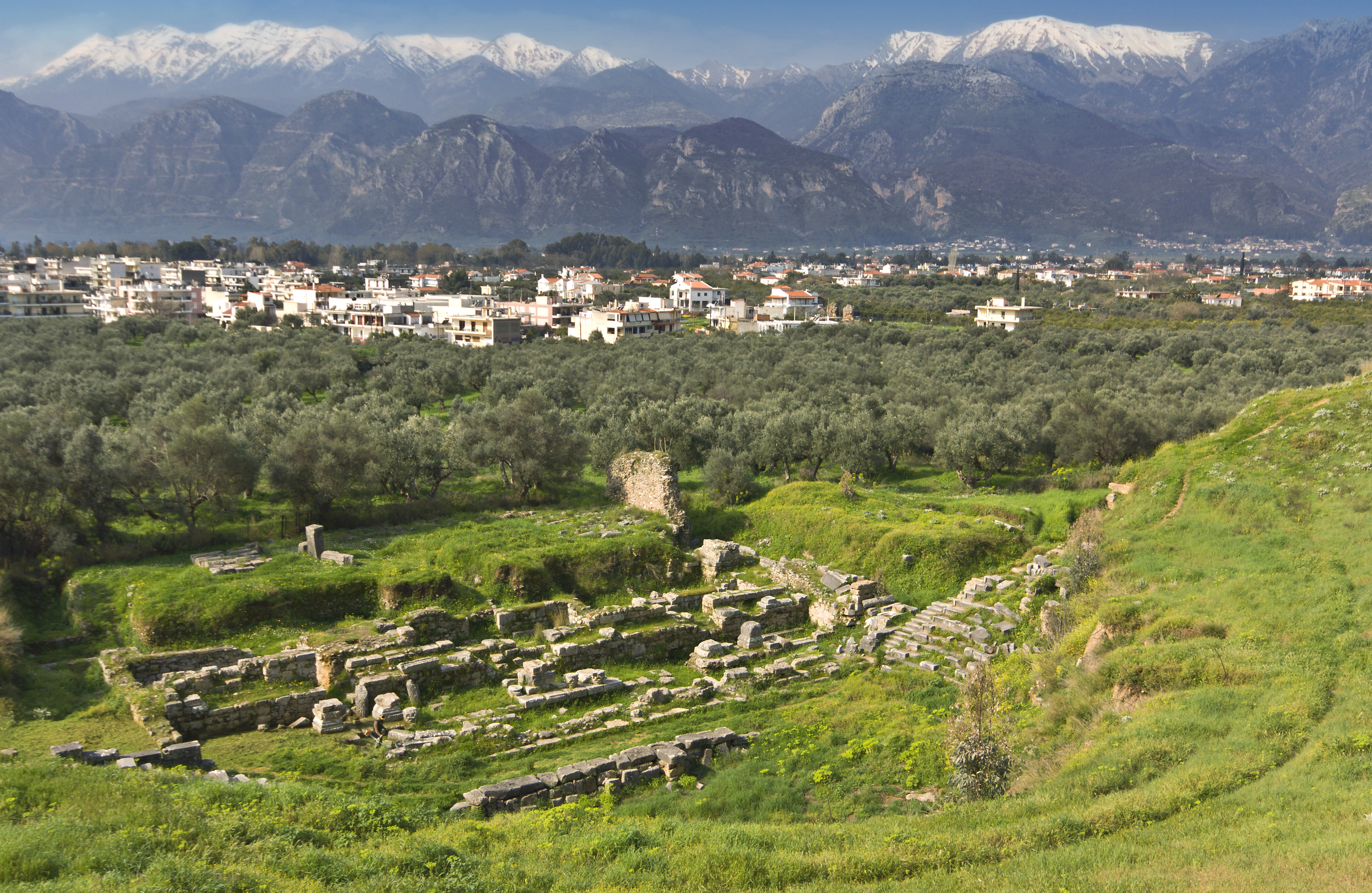 Sparta, Greece - Monterrasol private tours to Sparta, Greece. Travel agency offers custom private car tours to see Sparta in Greece. Order custom private tour to Sparta with departure date on request.